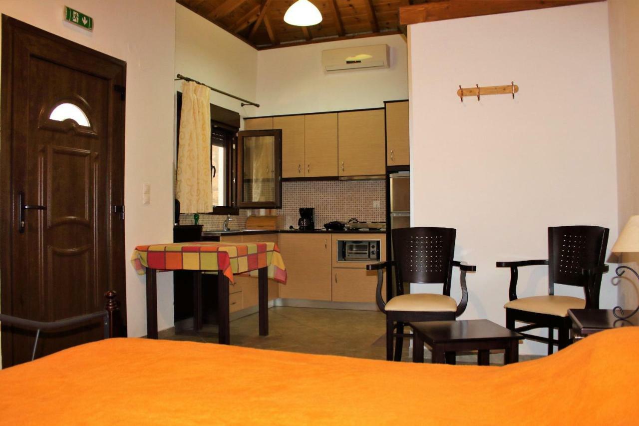 Nadia Apartments Митимна Экстерьер фото